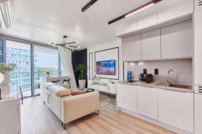 Wave - Black Swan - Studio Apartment